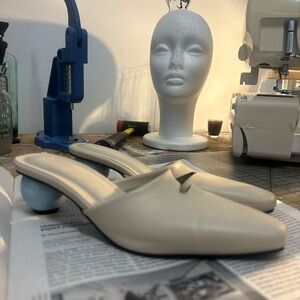 Inez Heels Cream and Baby Blue size 6.5 Women’s Kitten Heel. Chic bubble heel